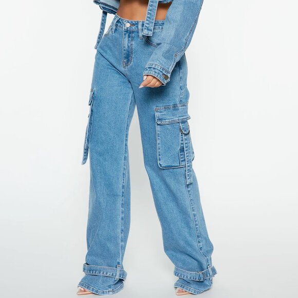 Love Hurts Ankle Strap Cargo Jeans || Medium Blue Wash - Picture 1 of 9